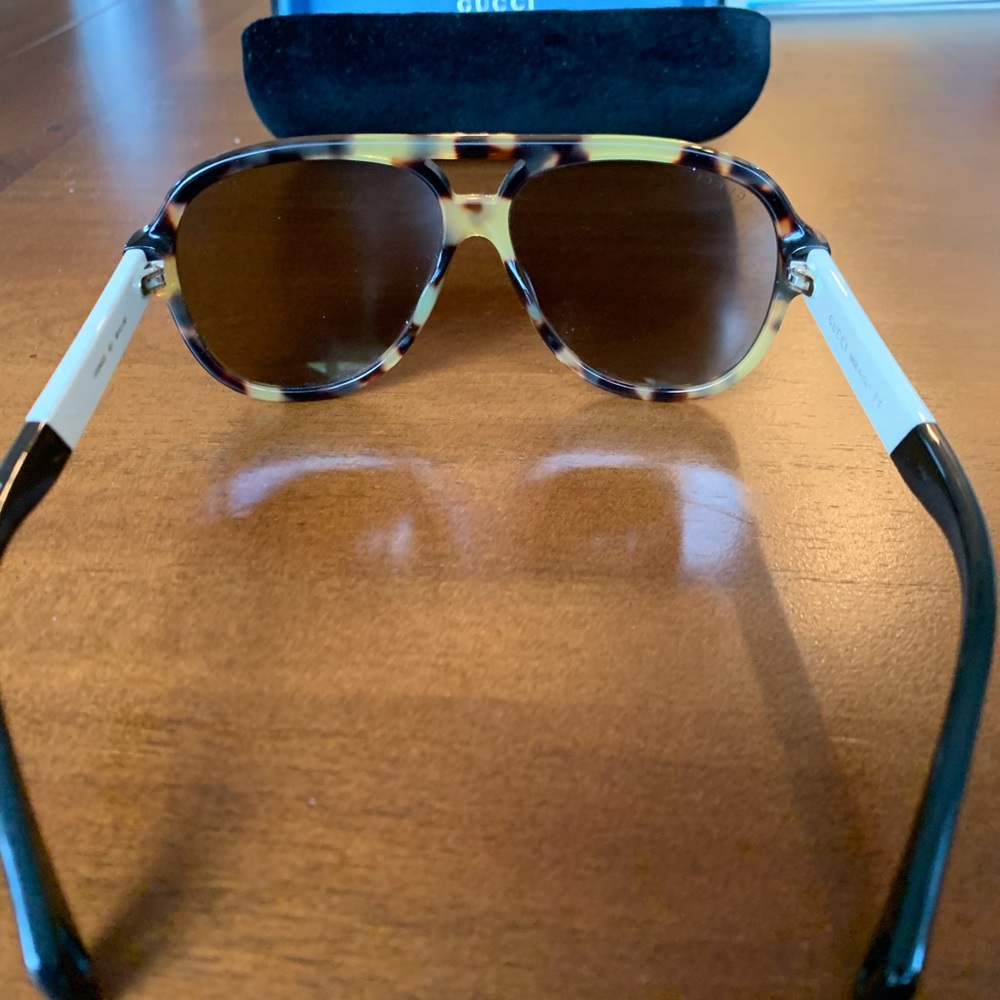Gucci Tortoise Shell Aviators Sunglasses - Picture 5 of 7